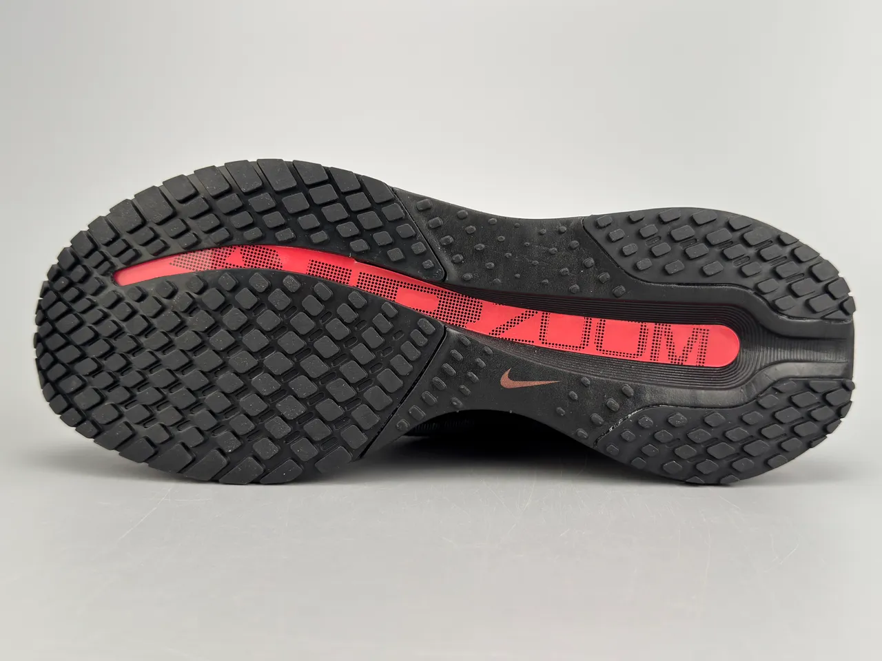 Nike Black Red Full-Length Visible Air Unit Engineered Mesh Upper Running Shoes 9