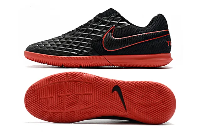 Nike Noir Rouge tige quiltée texturée diamant col bas chaussures de football indoor 13