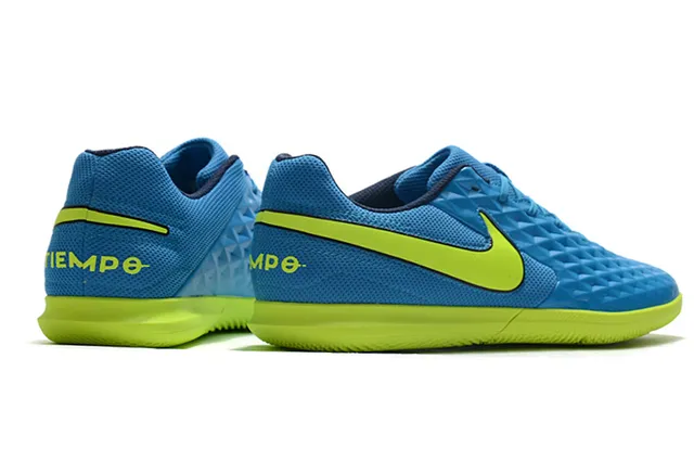 Nike Noir Rouge tige quiltée texturée diamant col bas chaussures de football indoor 18