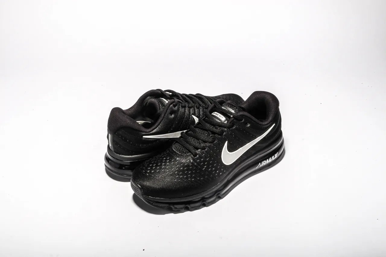 Nike Black Silver Engineered Knit Upper Full-Length Visible Air Max Unit Running Shoes 6