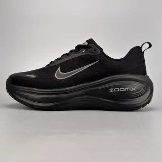 Nike Chaussures de course noir argent tige en maille sculptée ondulée semelle intermédiaire