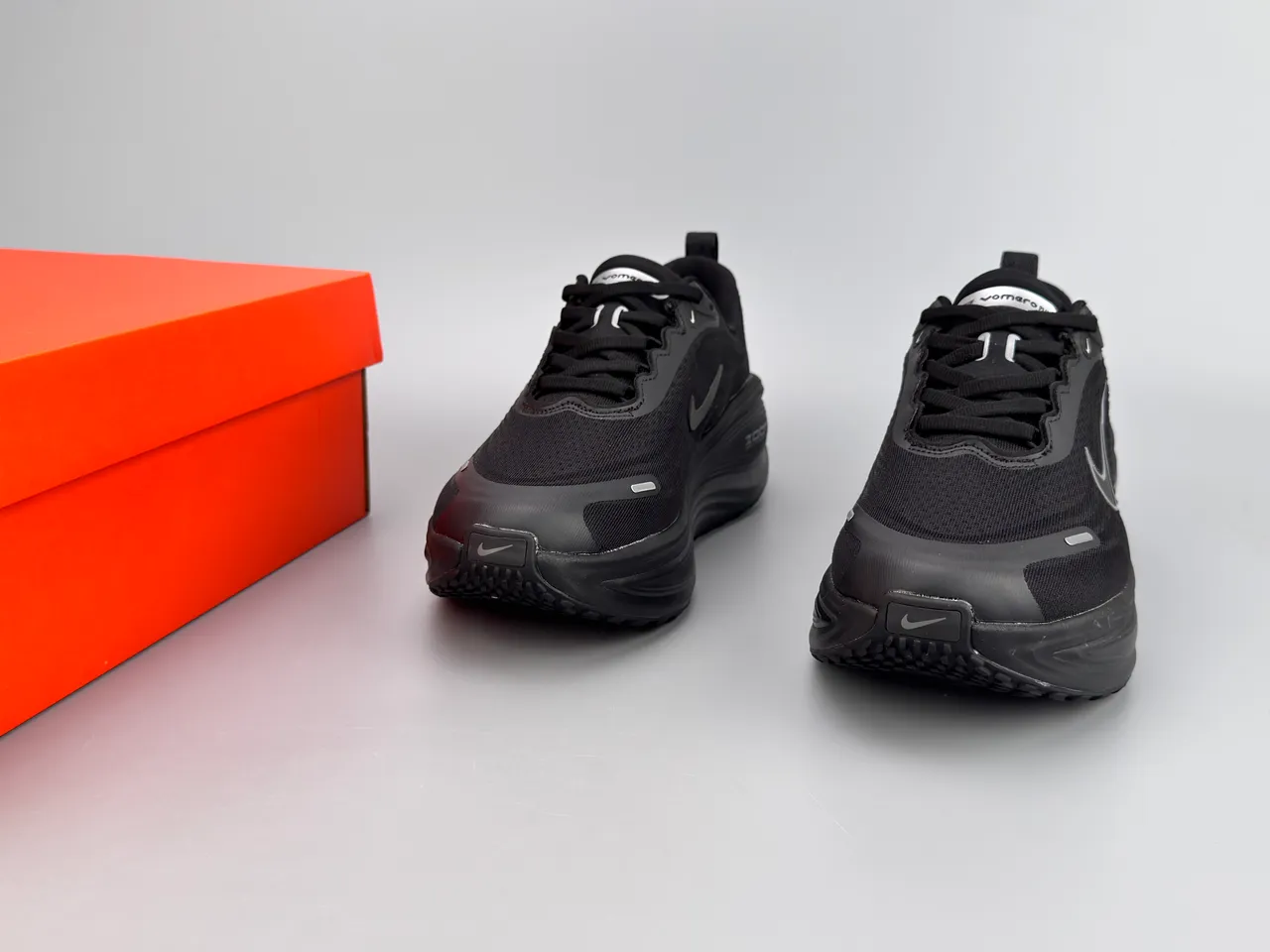 Nike Chaussures de course noir argent tige en maille sculptée ondulée semelle intermédiaire 3