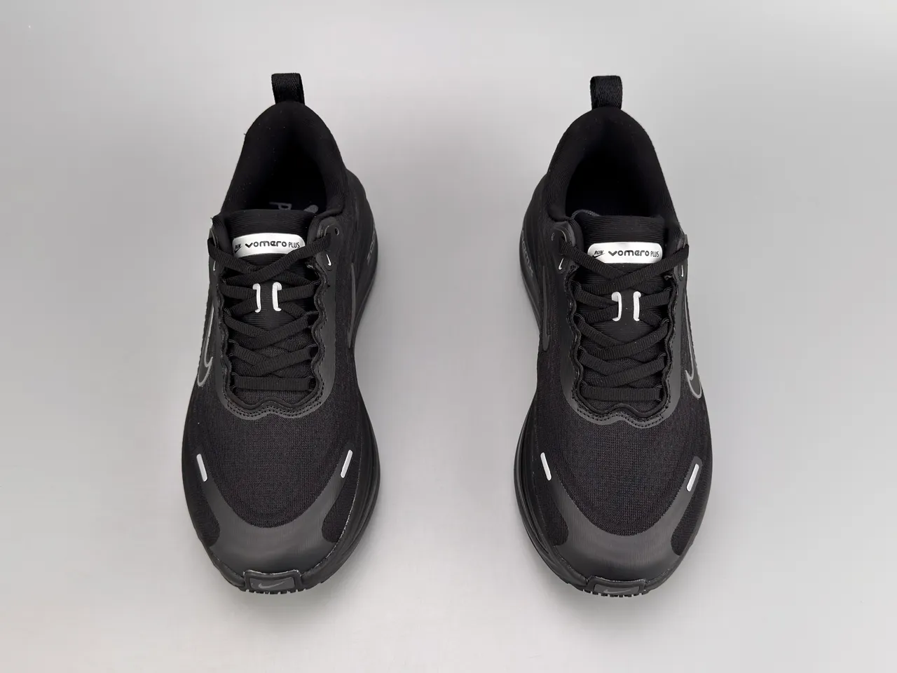 Nike Chaussures de course noir argent tige en maille sculptée ondulée semelle intermédiaire 9