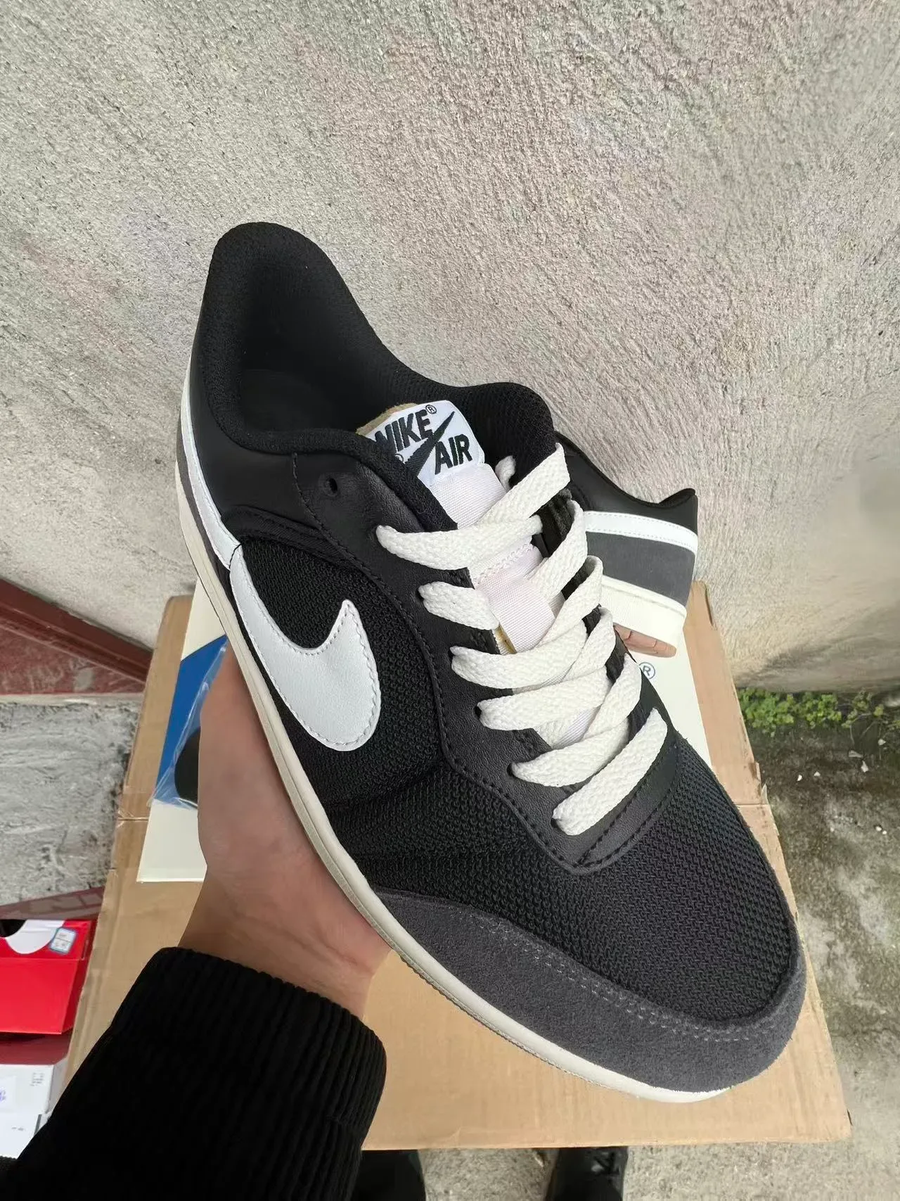 Nike Tênis Lifestyle Preto Branco de Baixo com Parte Superior de Camurça e Malha 2