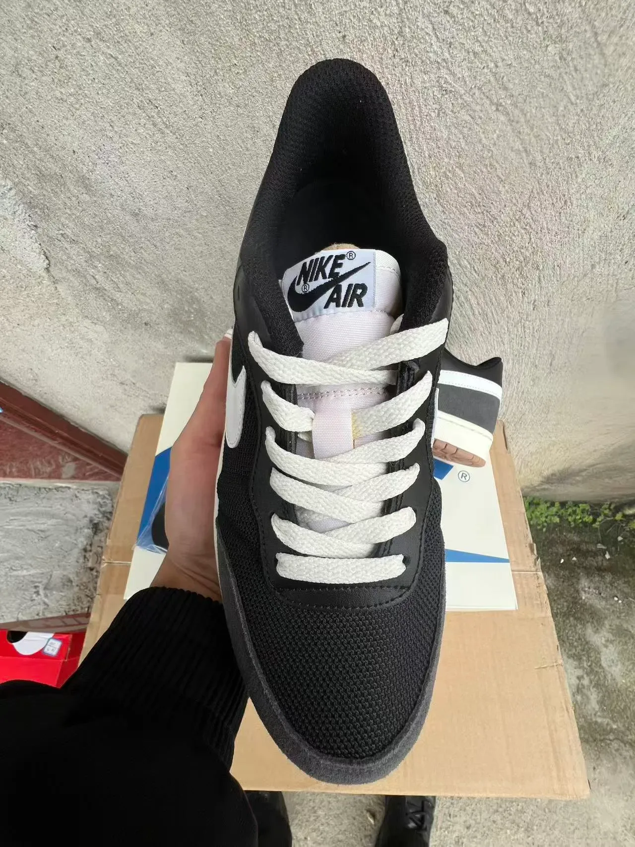 Nike Tênis Lifestyle Preto Branco de Baixo com Parte Superior de Camurça e Malha 10