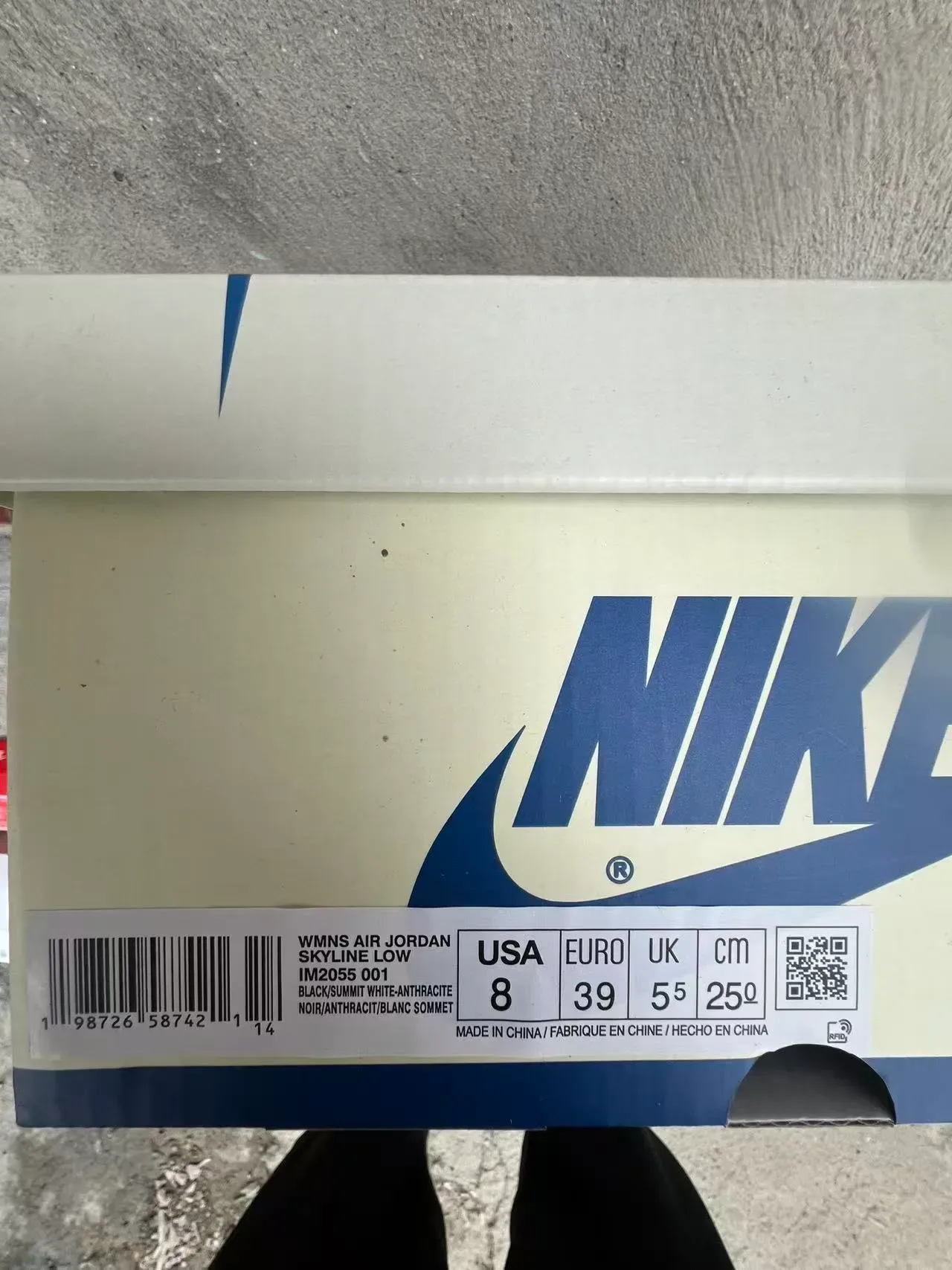 Nike Tênis Lifestyle Preto Branco de Baixo com Parte Superior de Camurça e Malha 9