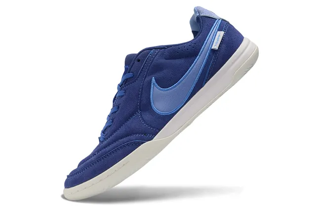 Nike Chaussures de soccer indoor à lacets bout bas en daim bleu marine 3