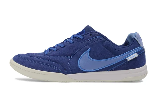 Nike Chaussures de soccer indoor à lacets bout bas en daim bleu marine 7