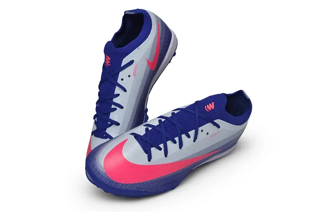 Nike Blue Pink Knit Upper Gradient Turf Soccer Shoes 5