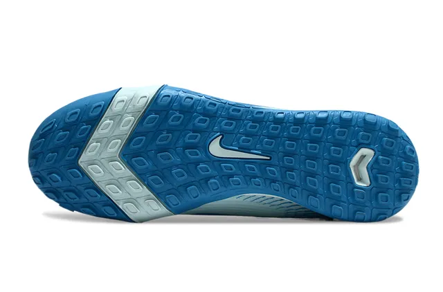 Nike Chaussures de football bleu blanc upper de knit dynamic cage overlay turf 6