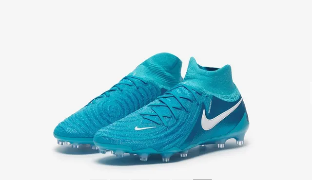 Nike Blue White Knitted Flyknit Upper Sock-Fit Collar Firm-Ground Soccer Shoes 2