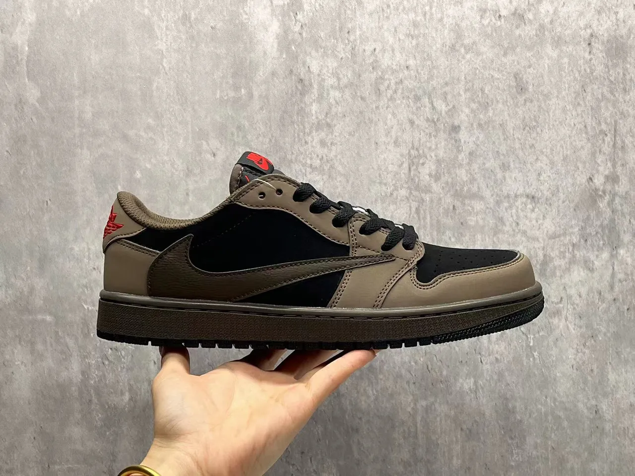 Nike Brown Black Low-Top Layered Leather-Suede Overlay Lifestyle Sneakers 2