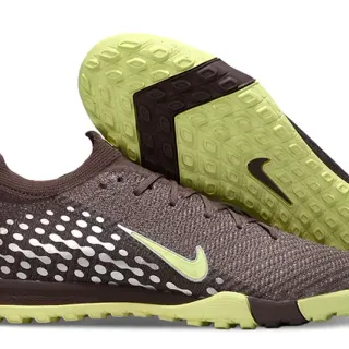 Nike Zapatillas de fútbol Turf con upper knit color marrón y verde, ajuste sock-fit, con cordones asimétricos
