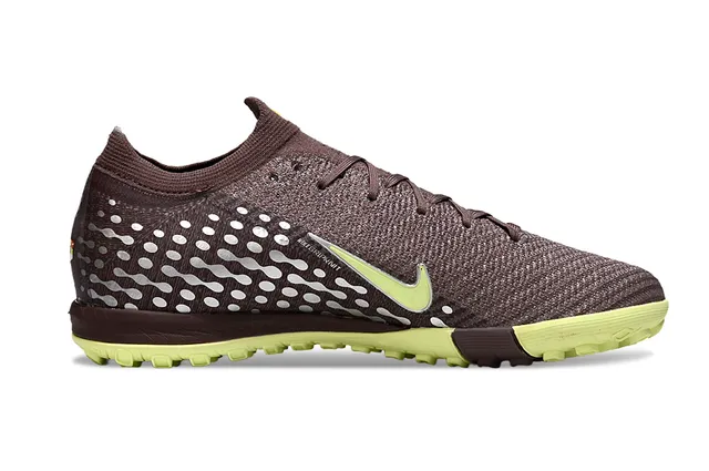 Nike Chaussures de football Turf avec upper en tricot couleur marron et vert, ajustement sock-fit, lacets asymétriques 7