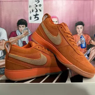 Nike Court Legacy नारंगी बेज Low-Top Lifestyle Sneakers