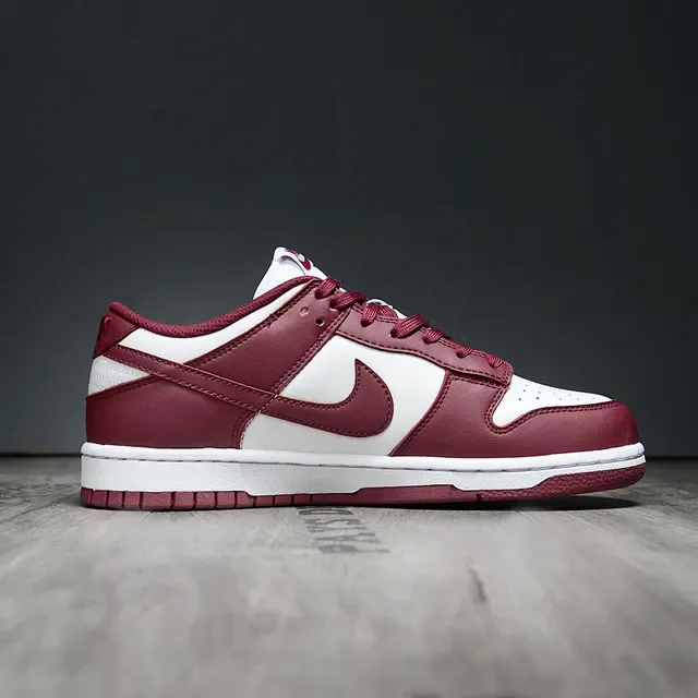 Nike Dunk Low Bordeaux et Blanc Sneakers Lifestyle 6