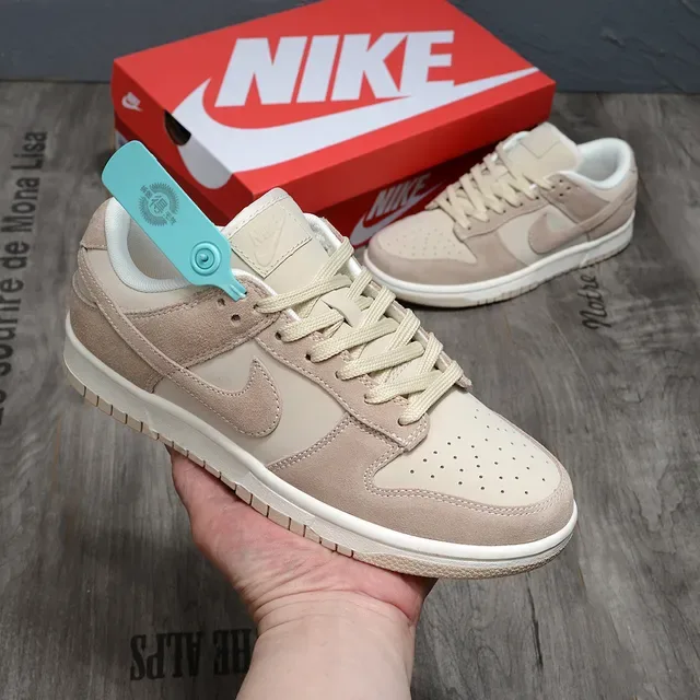Nike Dunk Low Light Brown Lifestyle Sneakers 2
