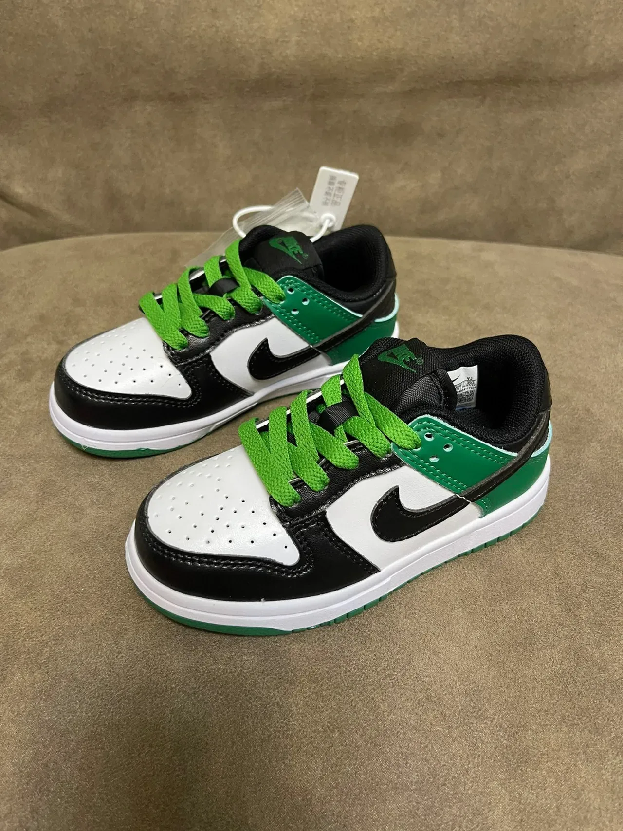 Nike Dunk Low White Black Lifestyle Sneakers 5