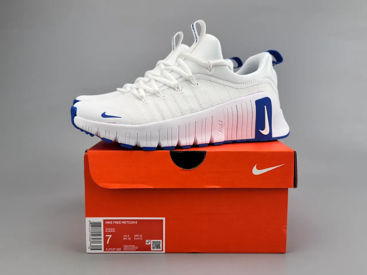 Nike Free RN blanches et bleu royal chaussures de course 4