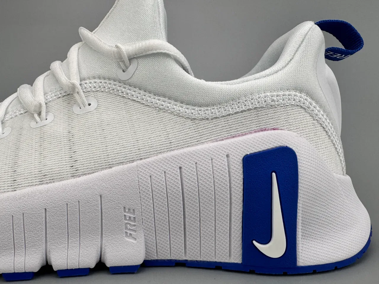 Nike Free RN blanches et bleu royal chaussures de course 7