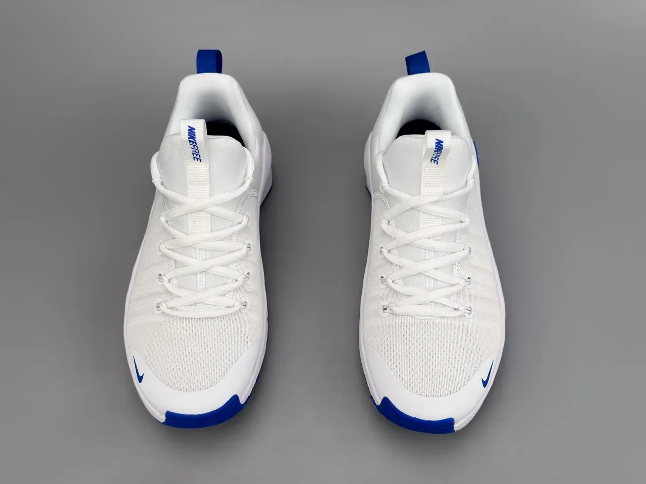 Nike Free RN blanches et bleu royal chaussures de course 9