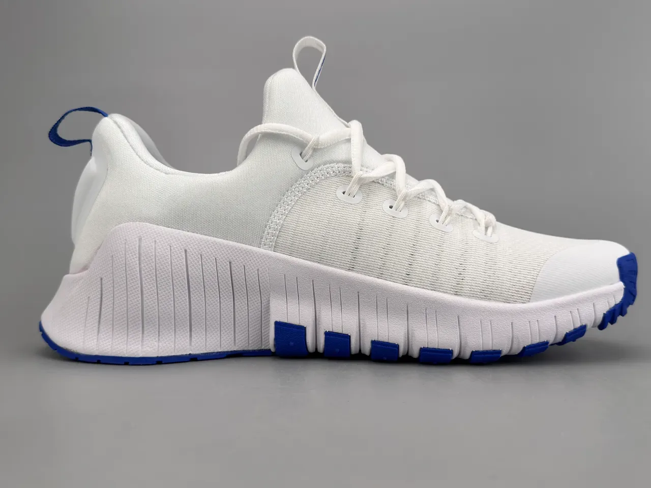 Nike Free RN blanches et bleu royal chaussures de course 10