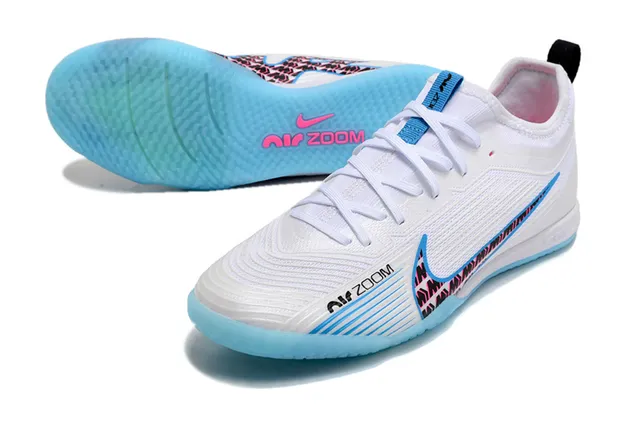 Nike Doré Noir Métallique Cuivre Supérieur Lacets Et Col Intérieur Football Chaussures 22