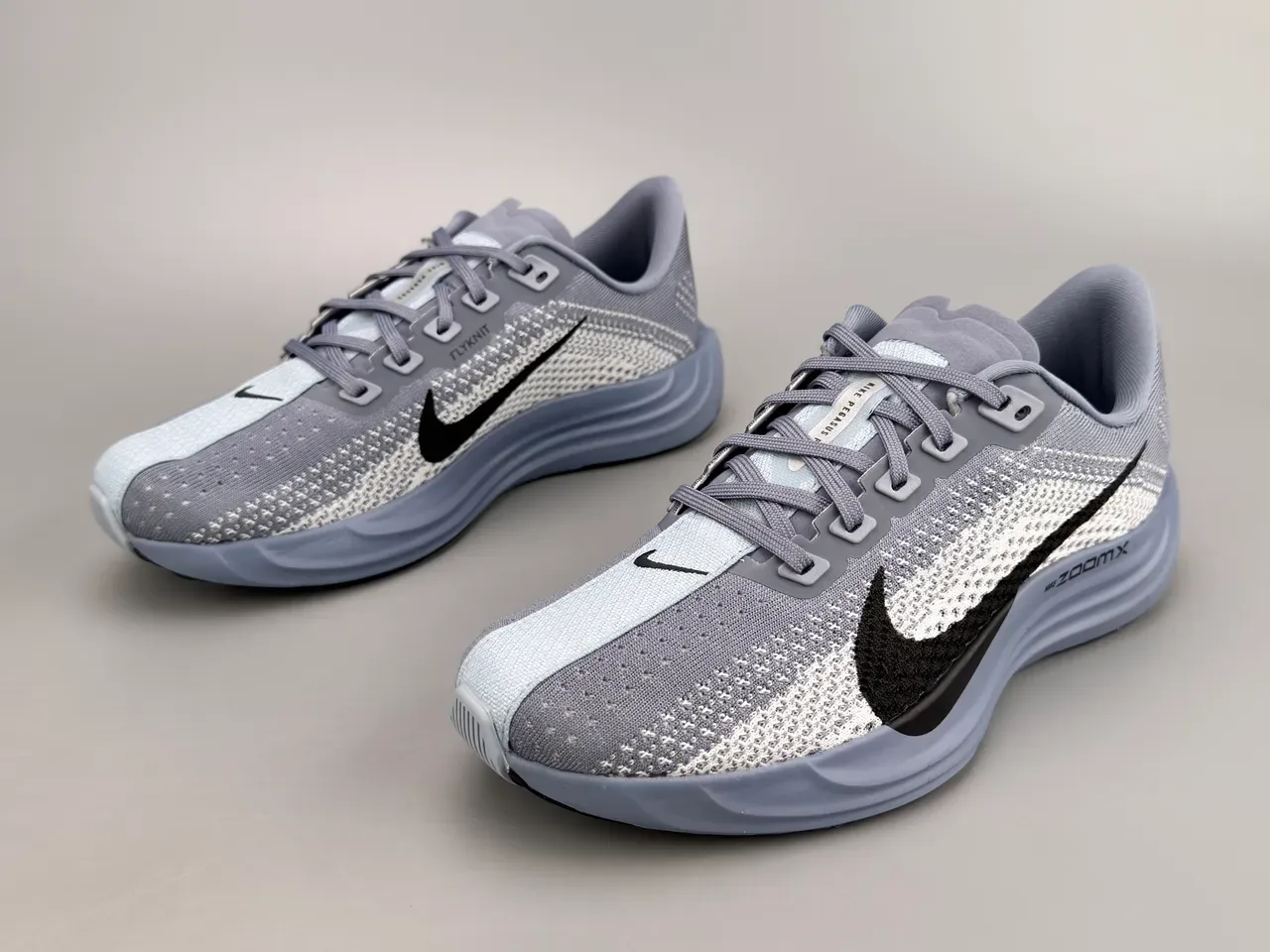 Nike Gray Black Knit Upper Gradient Pattern Running Shoes 5