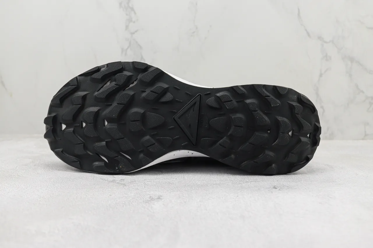 Nike Gray Black Mesh Upper GORE-TEX Waterproofing Running Shoes 8