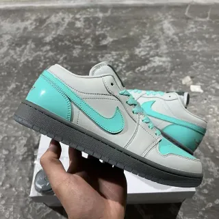 Nike Gray Blue Low-Top Leather Upper Lifestyle Sneakers
