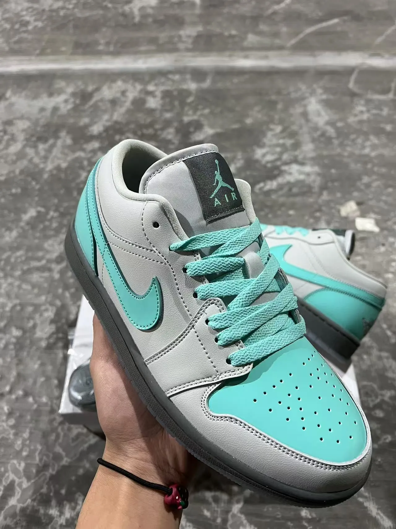 Nike Gray Blue Low-Top Leather Upper Lifestyle Sneakers 2
