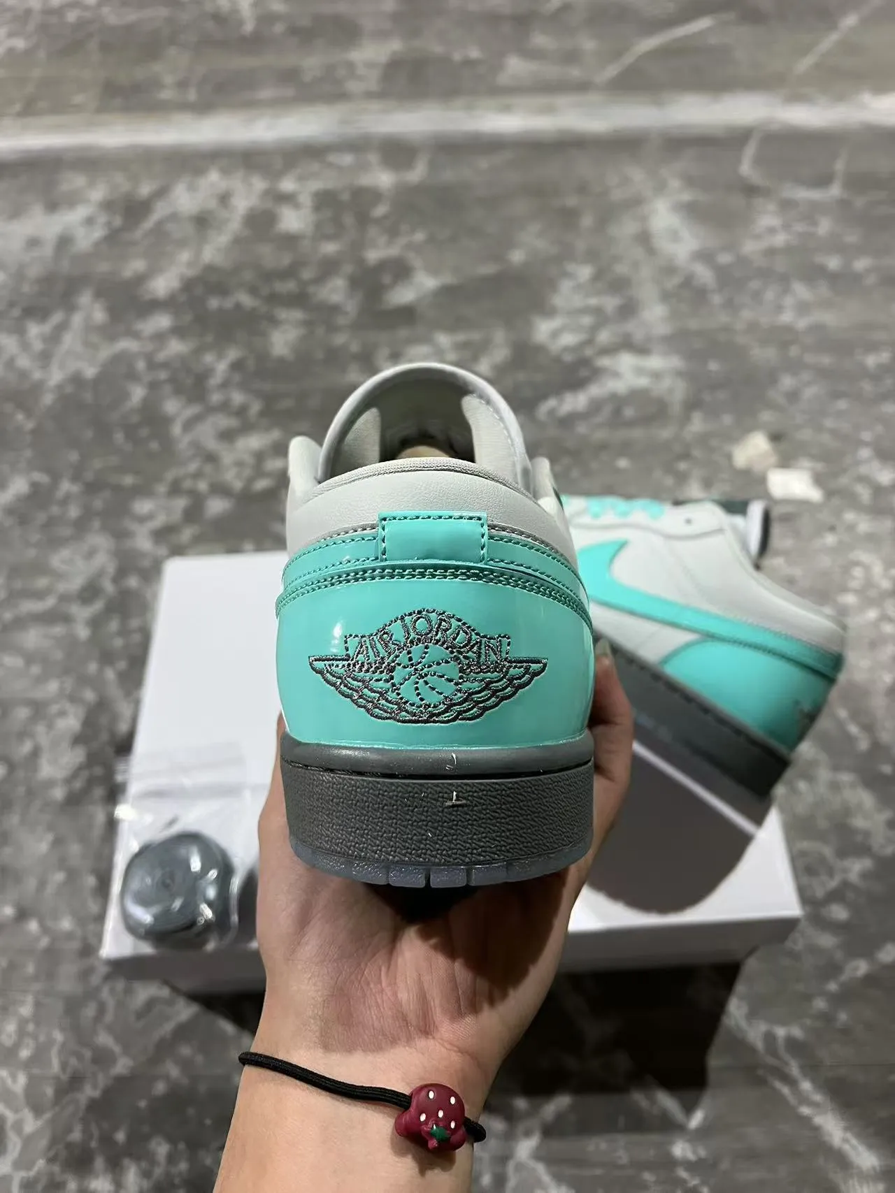Nike Gray Blue Low-Top Leather Upper Lifestyle Sneakers 8