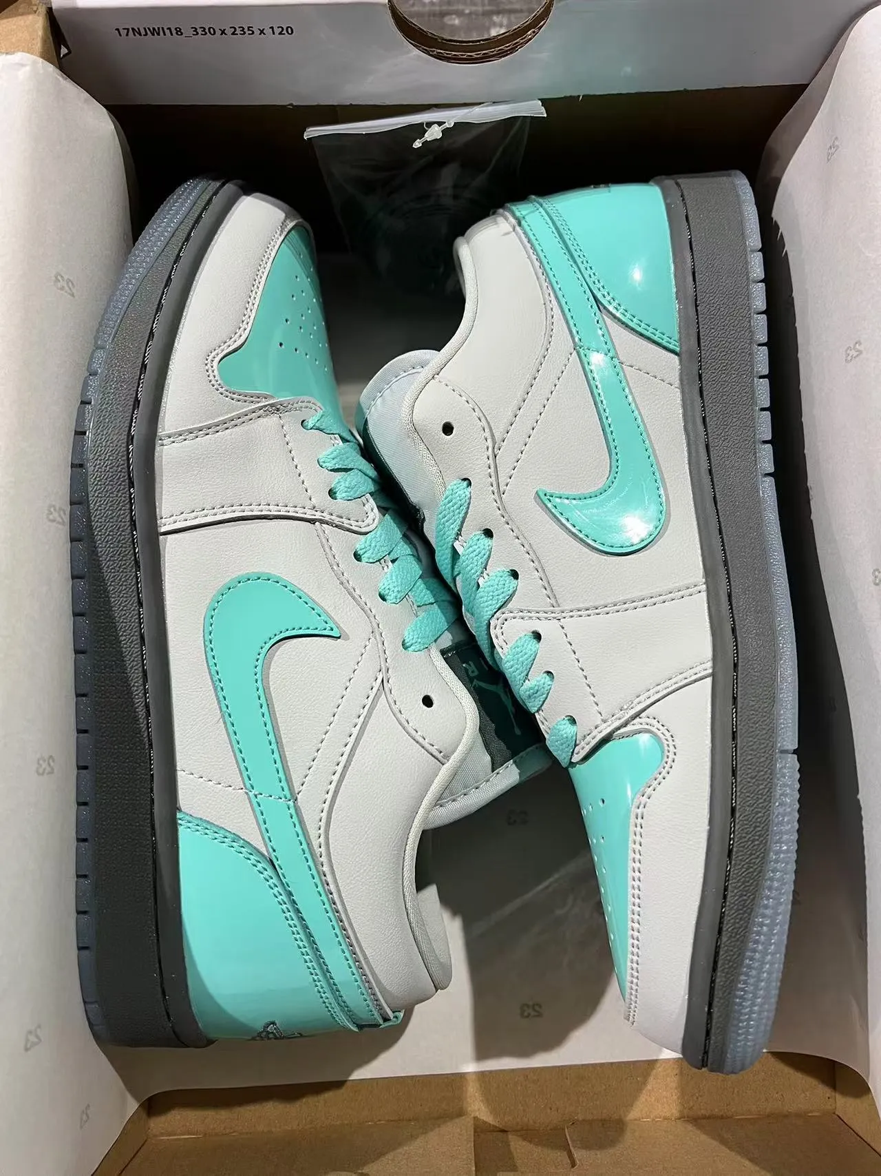 Nike Gray Blue Low-Top Leather Upper Lifestyle Sneakers 9