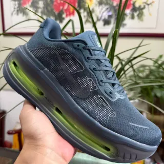 Nike Chaussures de course avec tige en maille ingénierisée grise verte unité d'air visible de longueur complète