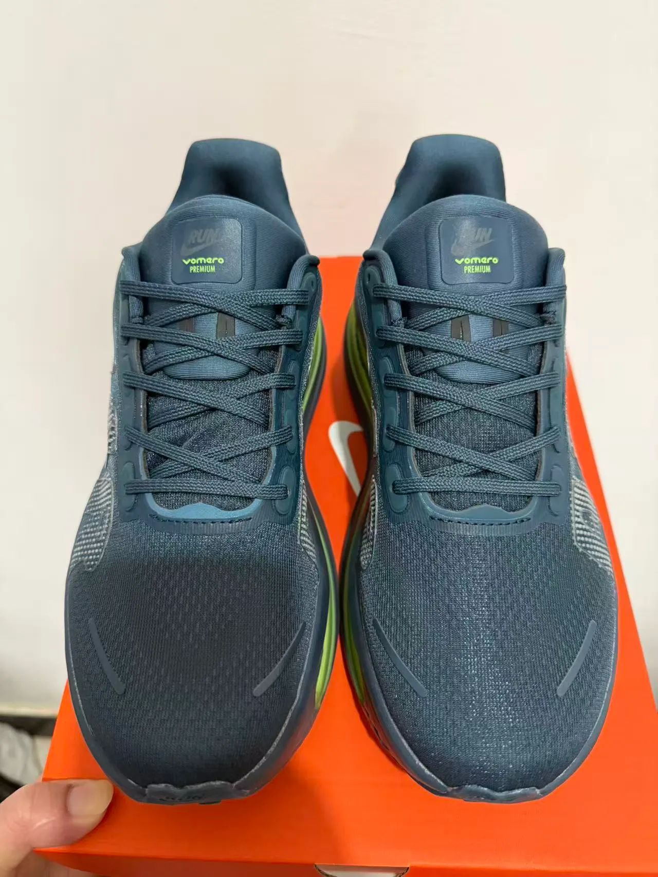 Nike Gray Green Engineered Mesh Upper Full-Length Visible Air Unit Running Shoes 3