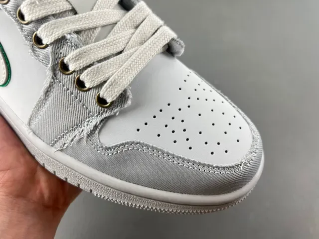 Nike Gray Green Low-Top Deconstructed Textile Upper Lifestyle Sneakers 2