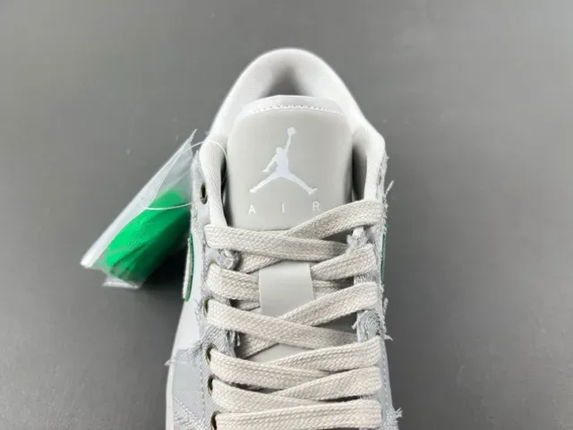 Nike Gray Green Low-Top Deconstructed Textile Upper Lifestyle Sneakers 6