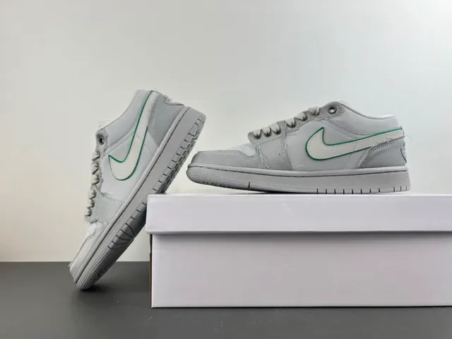 Nike Gray Green Low-Top Deconstructed Textile Upper Lifestyle Sneakers 14