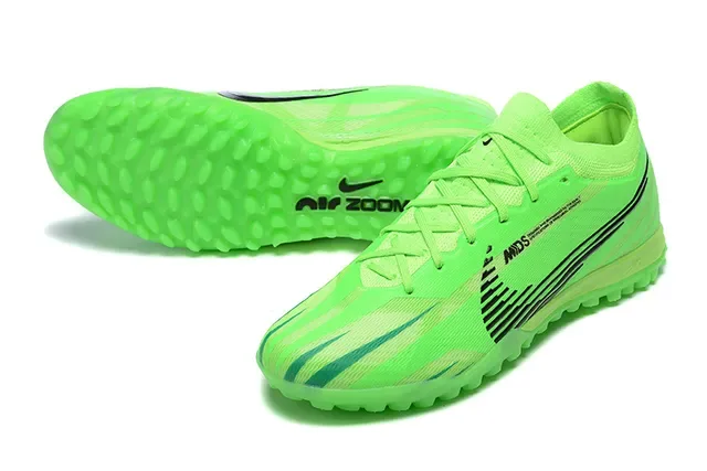 Nike Green Black Low-Cut Synthetic Knit Upper Conical Studs Turf Soccer Shoes 7