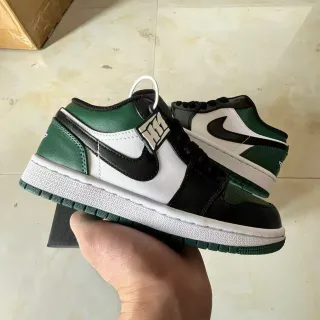 Nike Green Black Low-Top Paneled Leather Lifestyle Sneakers