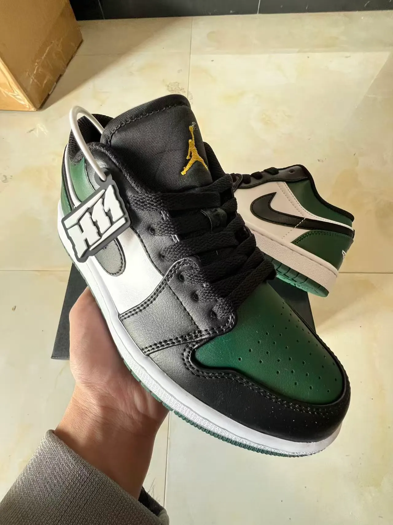 Nike Green Black Low-Top Paneled Leather Lifestyle Sneakers 2