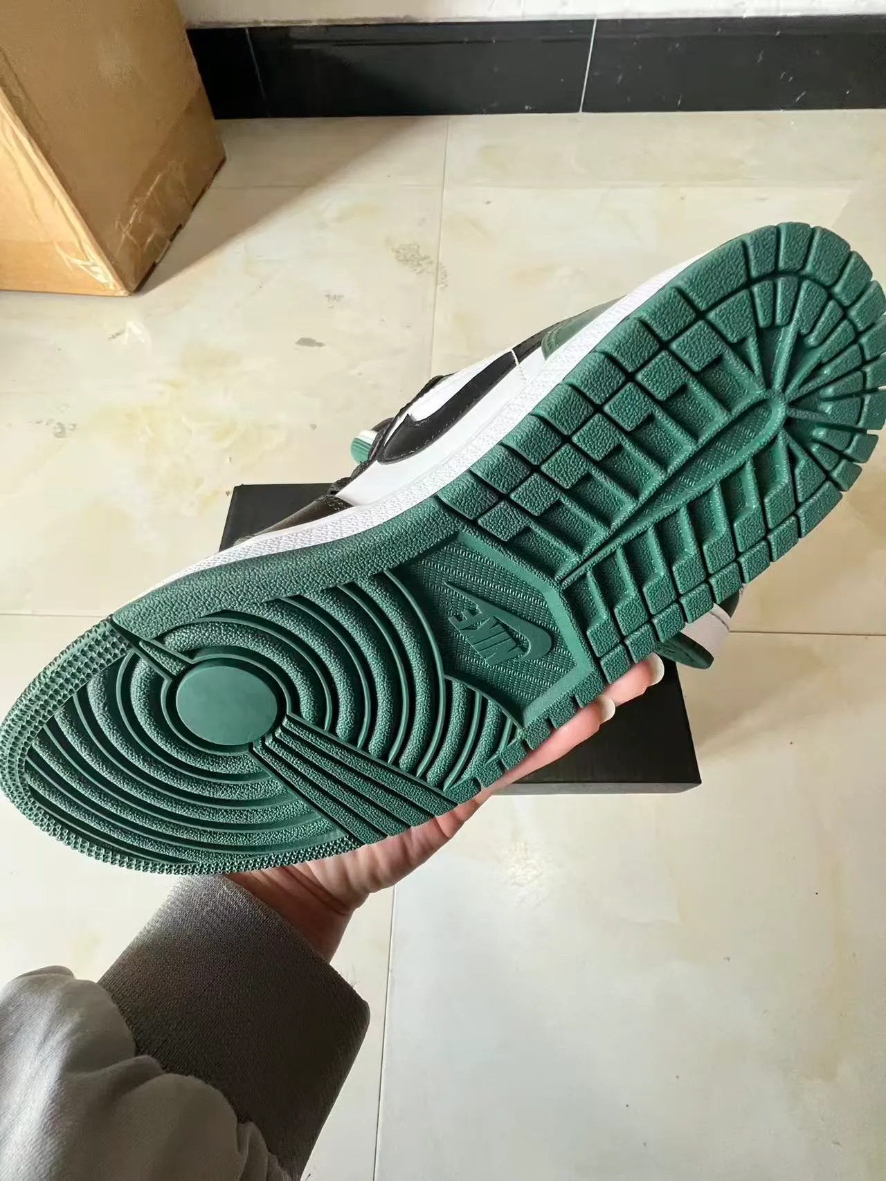 Nike Green Black Low-Top Paneled Leather Lifestyle Sneakers 6