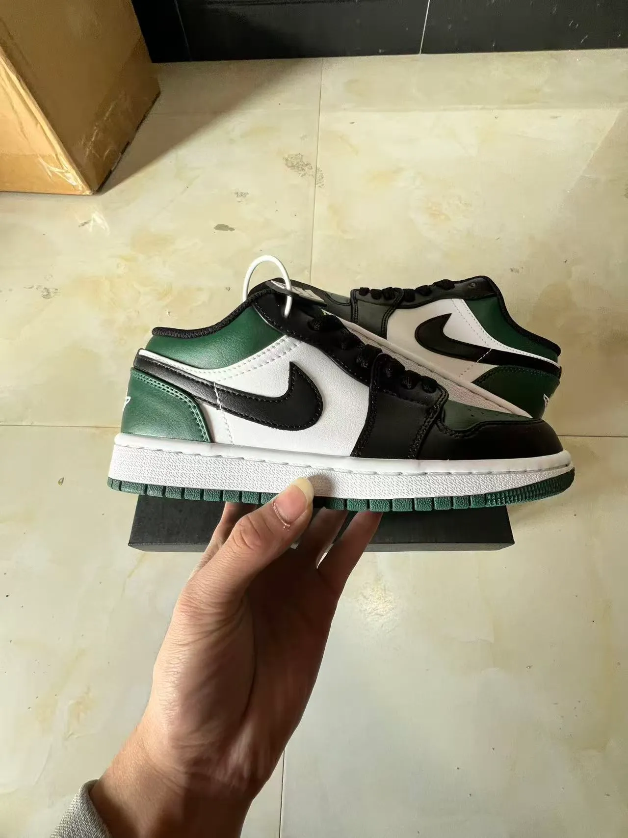 Nike Green Black Low-Top Paneled Leather Lifestyle Sneakers 7