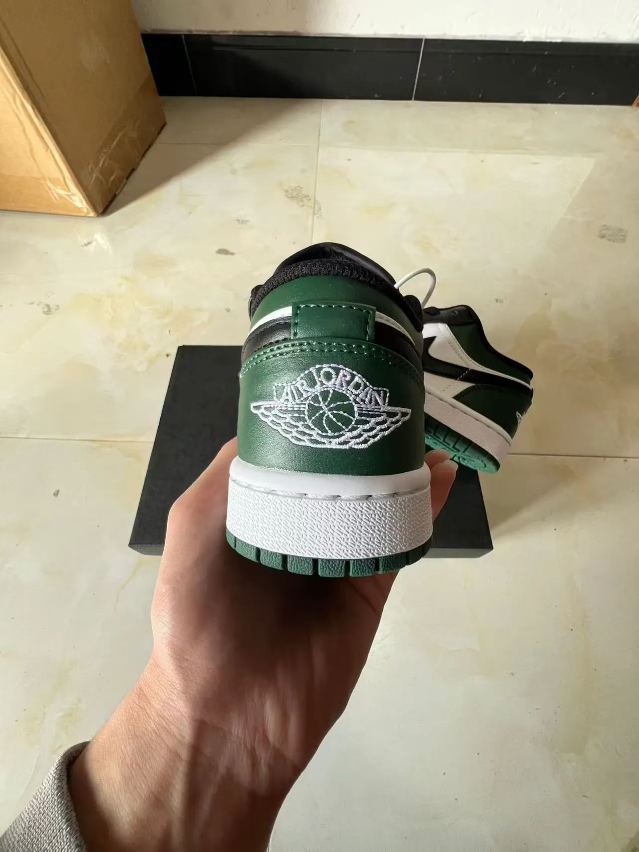 Nike Green Black Low-Top Paneled Leather Lifestyle Sneakers 8