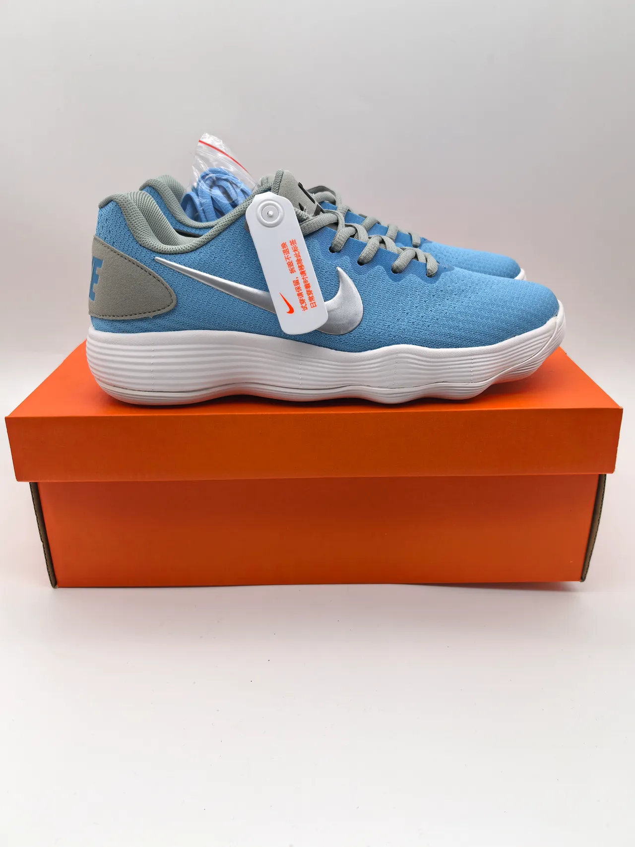 Nike Hyperdunk Chaussures De Basketball Bleu Gris Low-Top Silhouette Sculptée Ondulante Blanche Semelle Intermédiaire 4