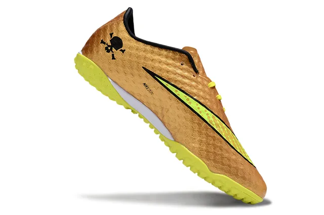 Nike Hypervenom Chaussures de football Turf avec upper texturé en jaune doré métallique et accents néon 2
