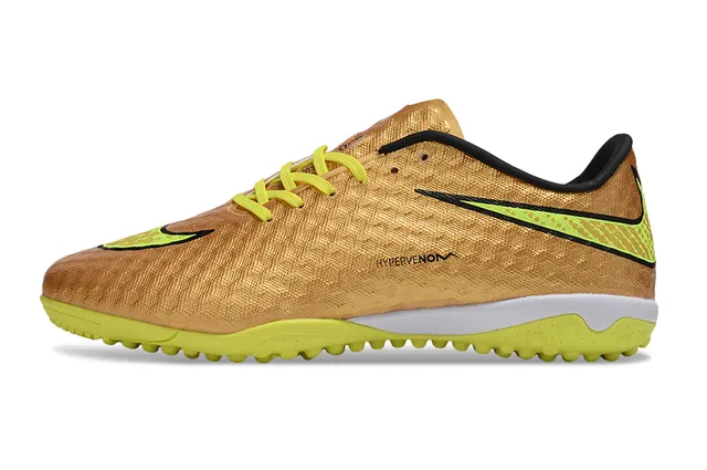 Nike Hypervenom Chaussures de football Turf avec upper texturé en jaune doré métallique et accents néon 7