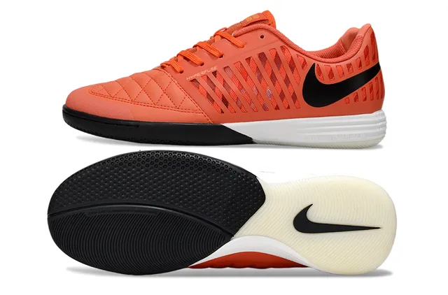 Nike Hypervenom Chaussures de football indoor orange noir capuchon matelassé overlays synthétiques style cage 4