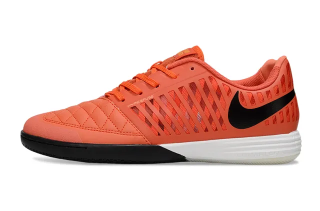 Nike Hypervenom Chaussures de football indoor orange noir capuchon matelassé overlays synthétiques style cage 5