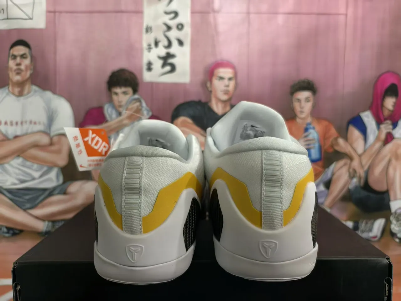 Nike Kobe AD EP Chaussures de Basketball Blanc Violet Jaune 4